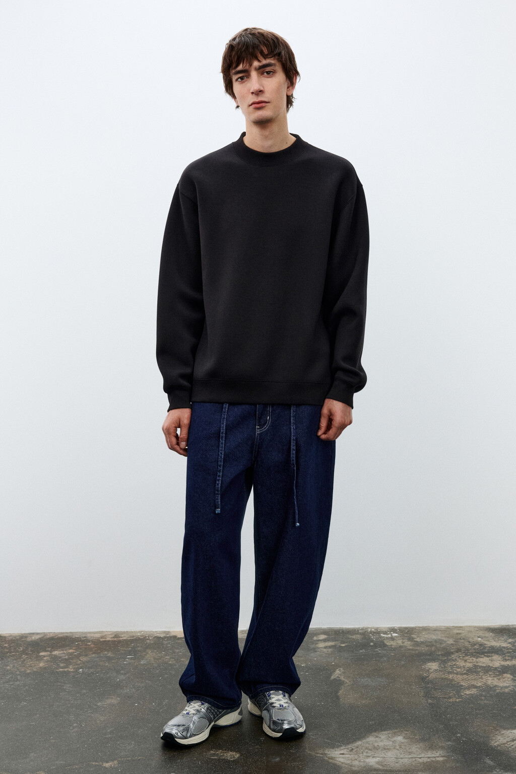 Свитшот из гладкого неопрена - цвет черный - 4