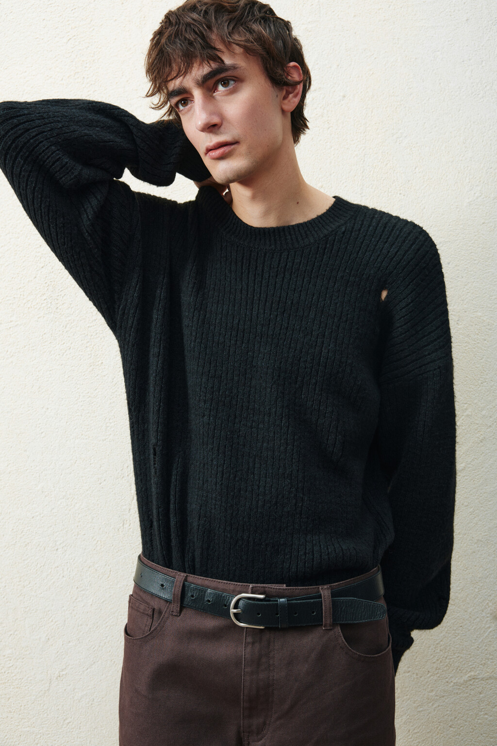 Джемпер вязаный рваный - цвет черный - 1