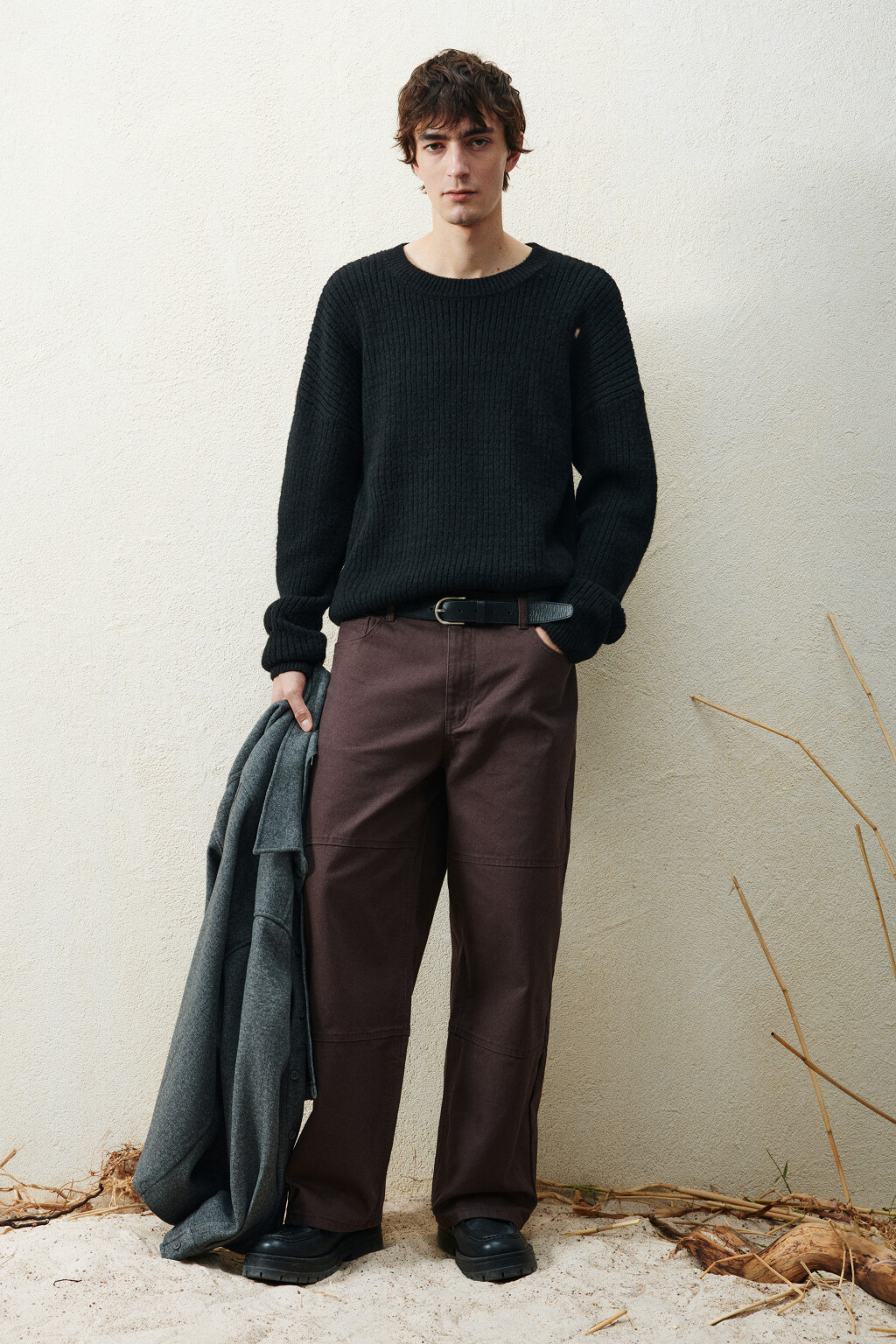 Джемпер вязаный рваный - цвет черный - 4