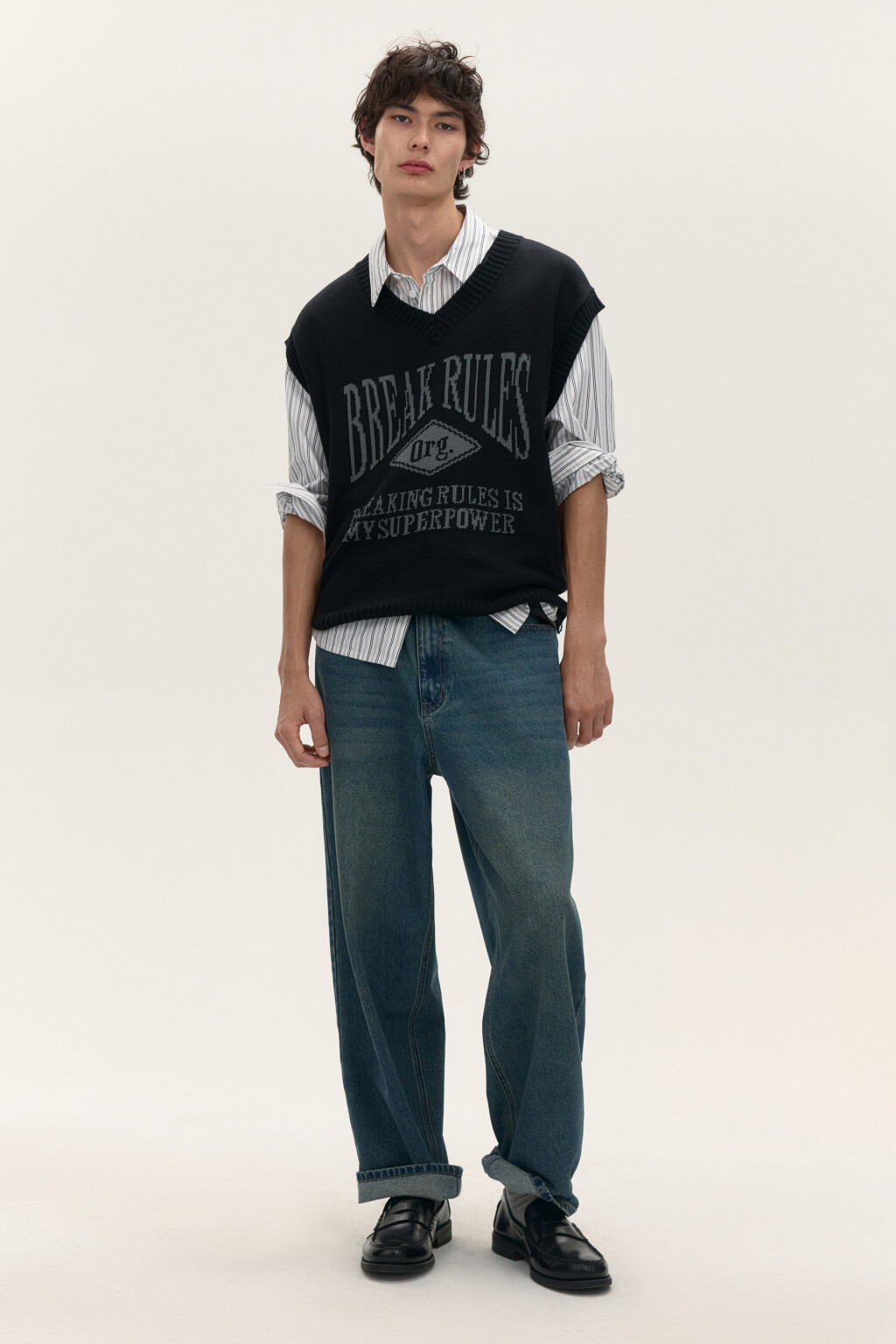 Жилет вязаный рваный с принтом - цвет черный - 5