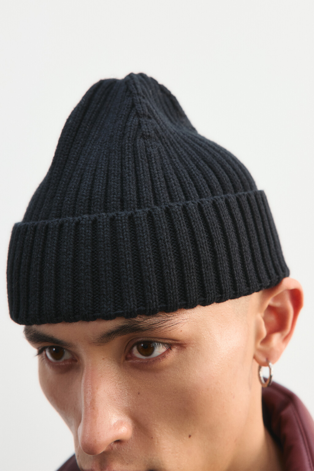 Шапка в рубчик из хлопка - цвет черный - 6