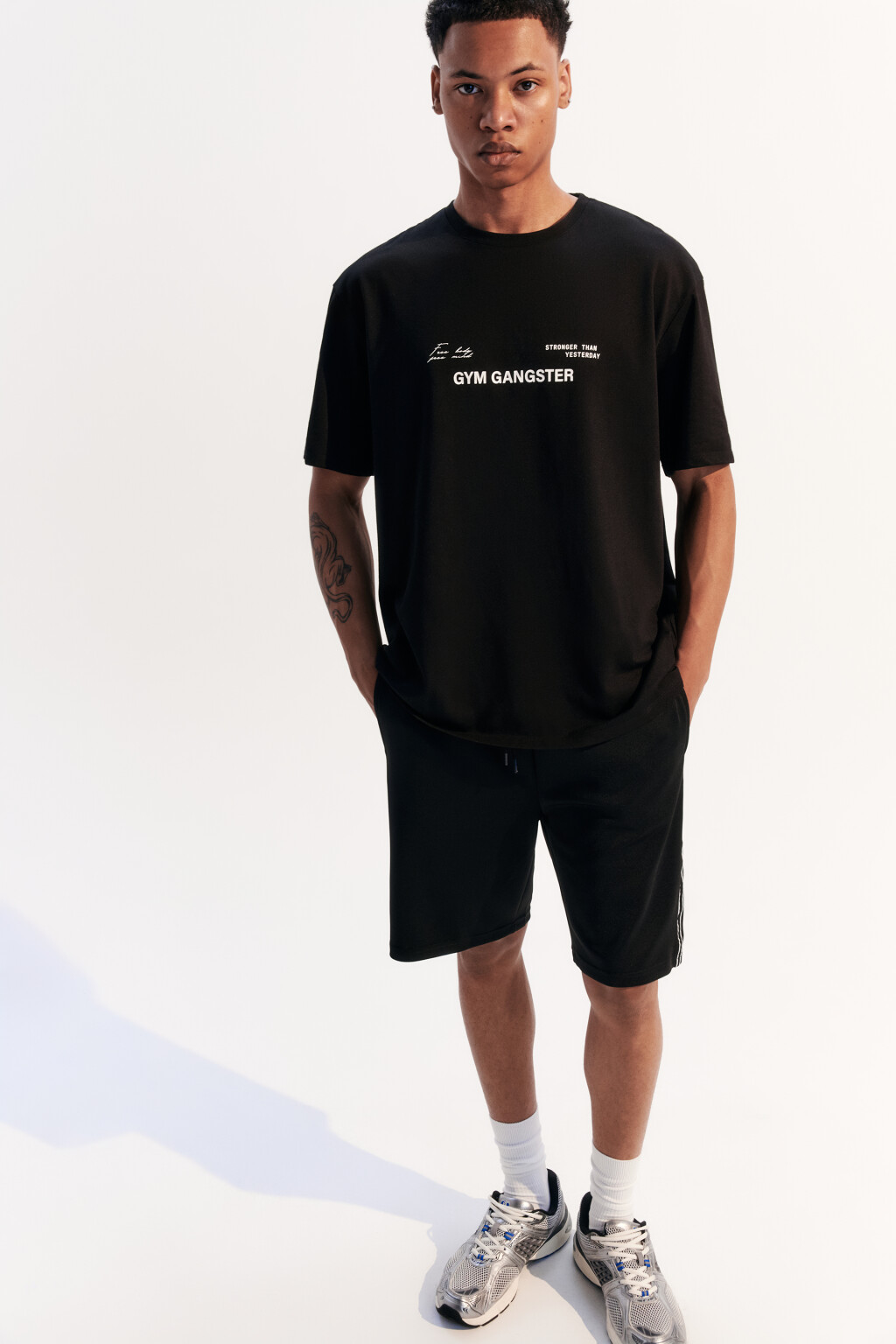 Футболка спортивная из сетки с принтом - цвет черный - 2