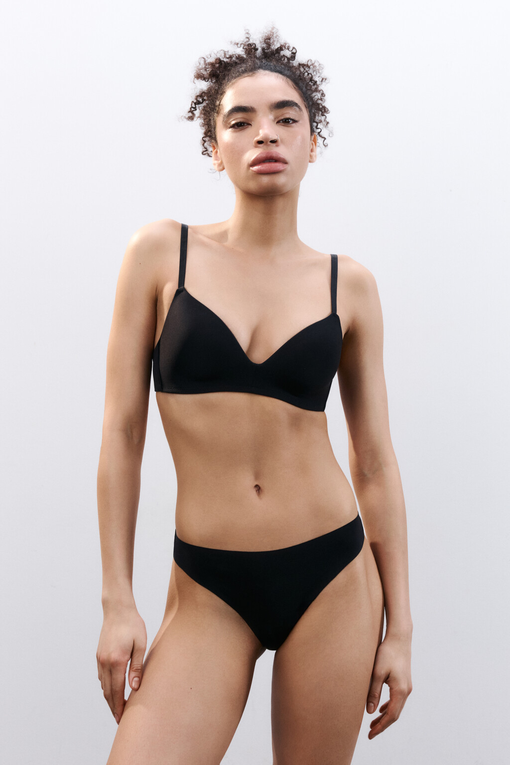 Бюстгальтер-бра на тонких бретелях - цвет черный - 4