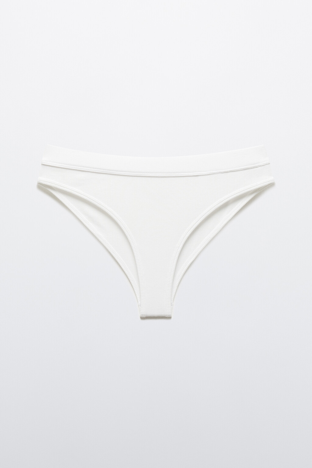 Трусы-бразильяна в рубчик из трикотажа - цвет белый - 6