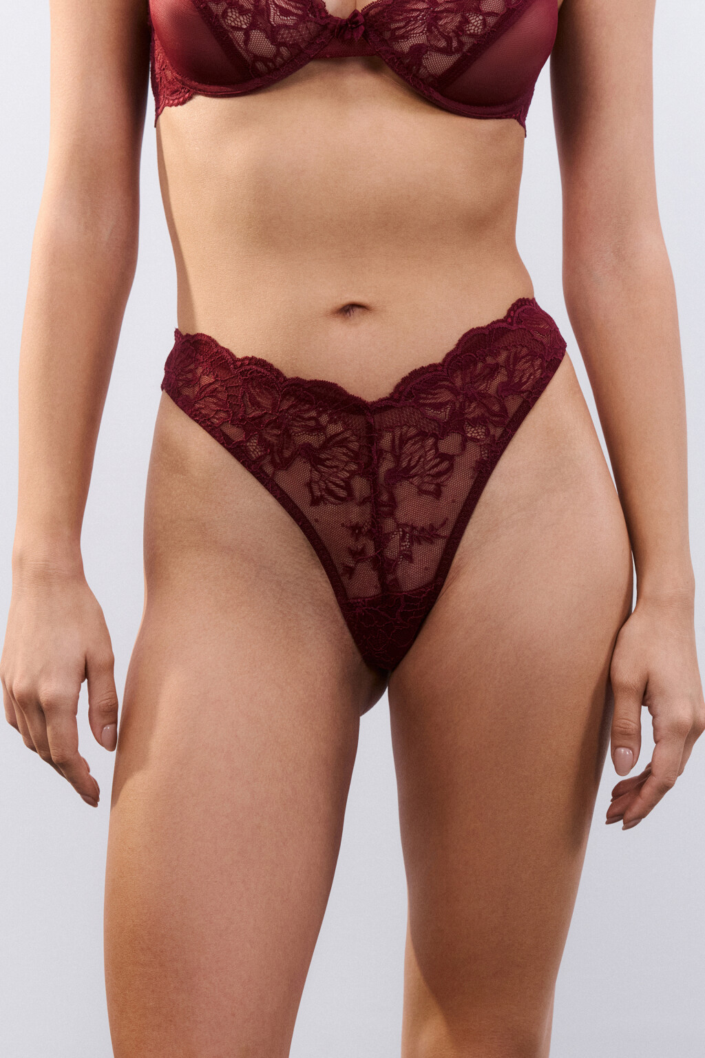 Трусы-стринги с цветочным кружевом - цвет бордовый - 2