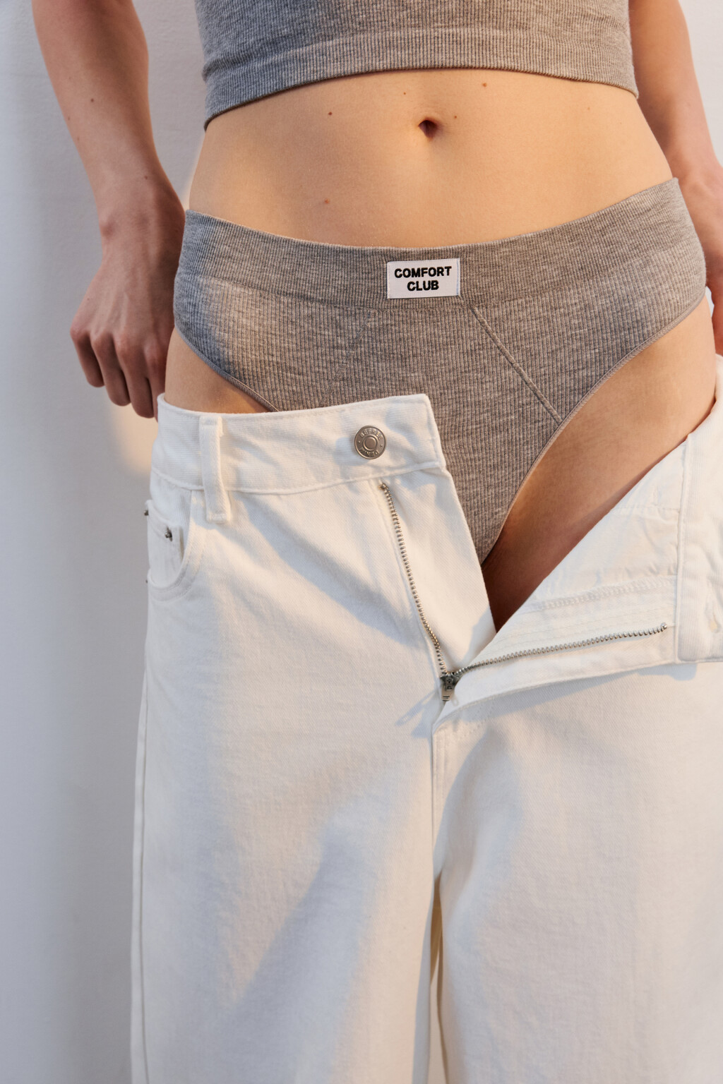 Трусы-стринги бесшовные с рельефами - цвет серый - 1