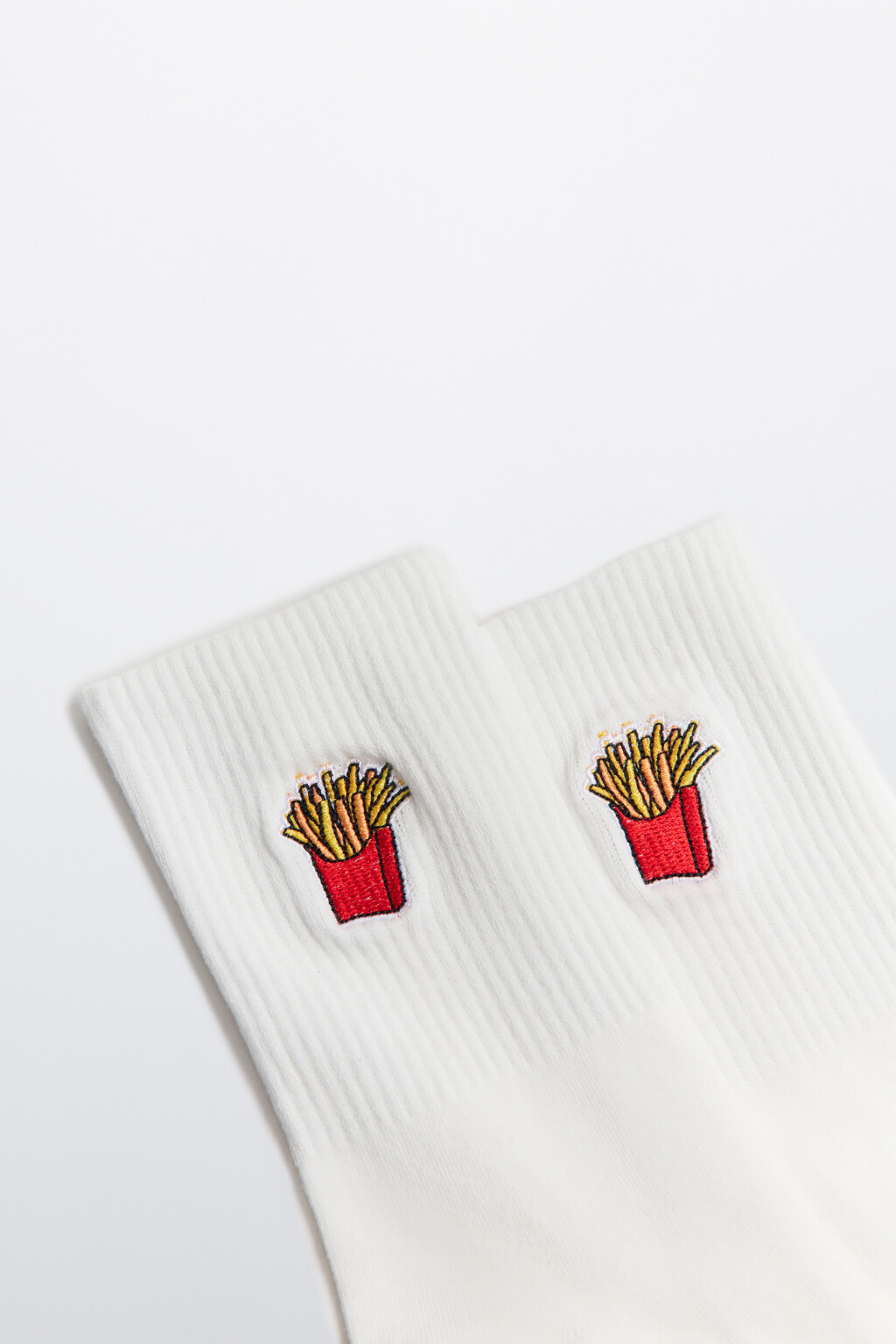 Носки высокие с вышивкой фастфуд - цвет ванильный - 2