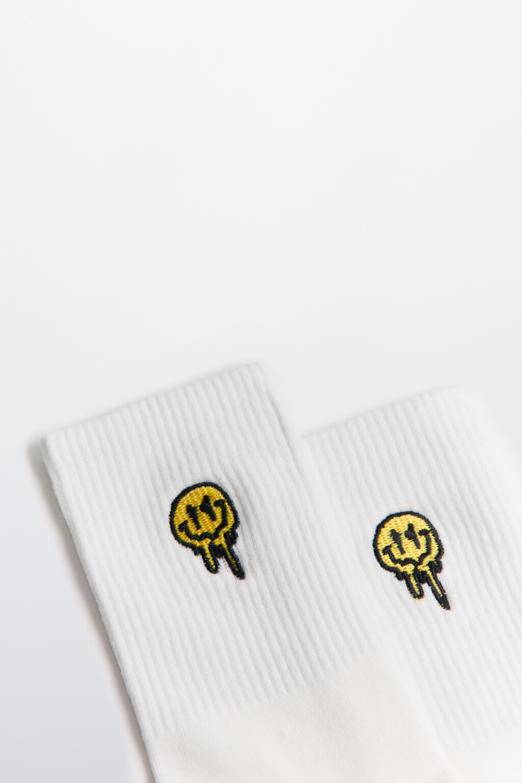 Носки высокие с вышивкой - цвет ванильный - 2