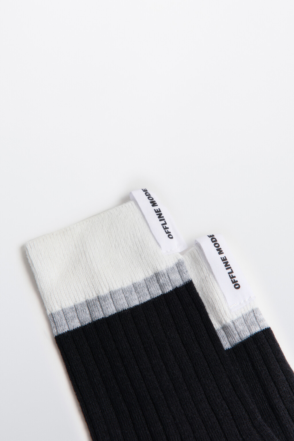 Носки в рубчик с ярлычком - цвет черный - 2