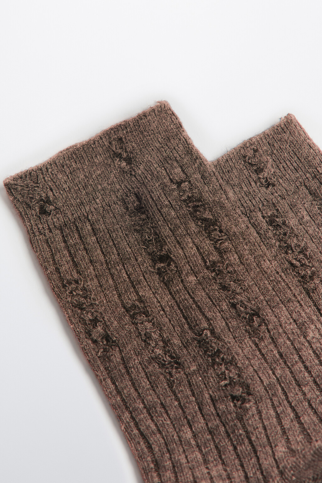 Носки рваные в рубчик - цвет коричневый - 2