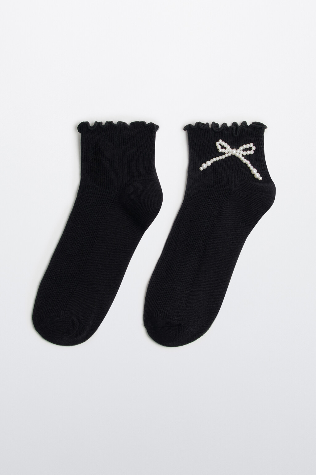 Носки с оборками и бантами из бусин - цвет черный - 1