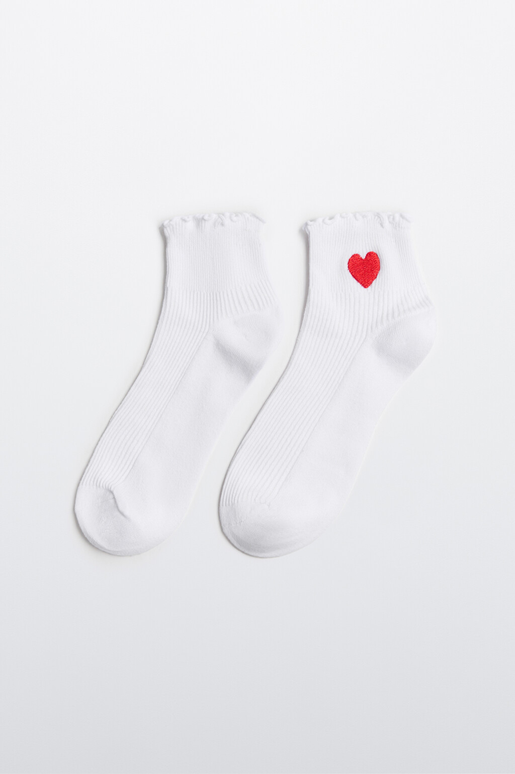 Носки с оборками и сердечком - цвет белый - 1