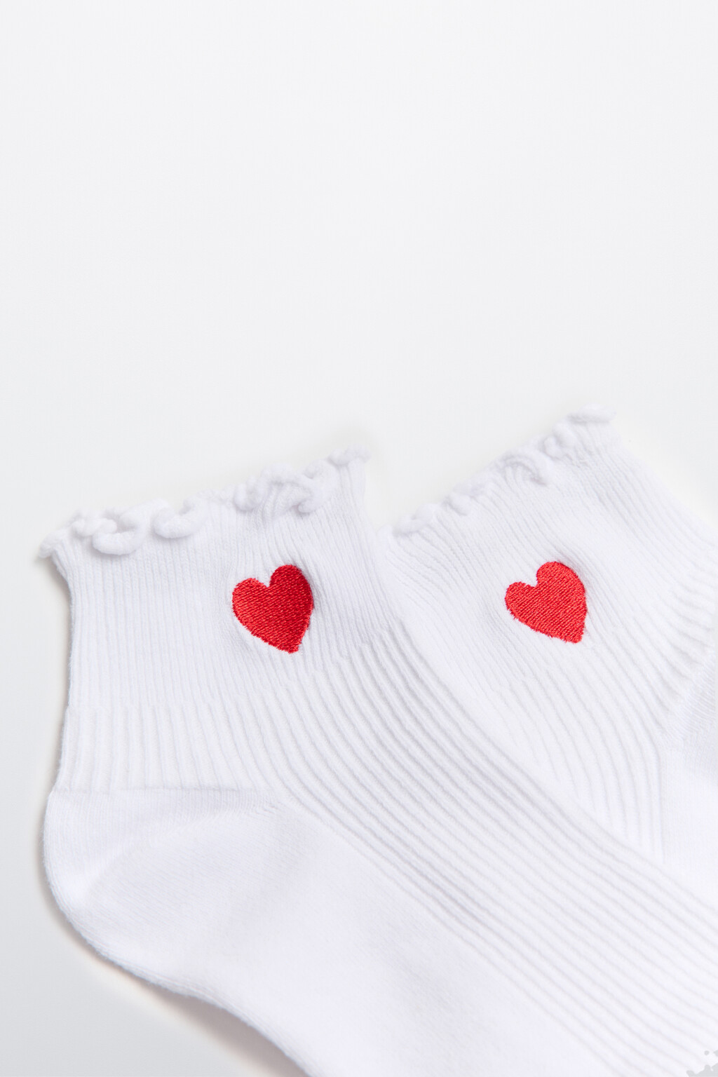 Носки с оборками и сердечком - цвет белый - 2