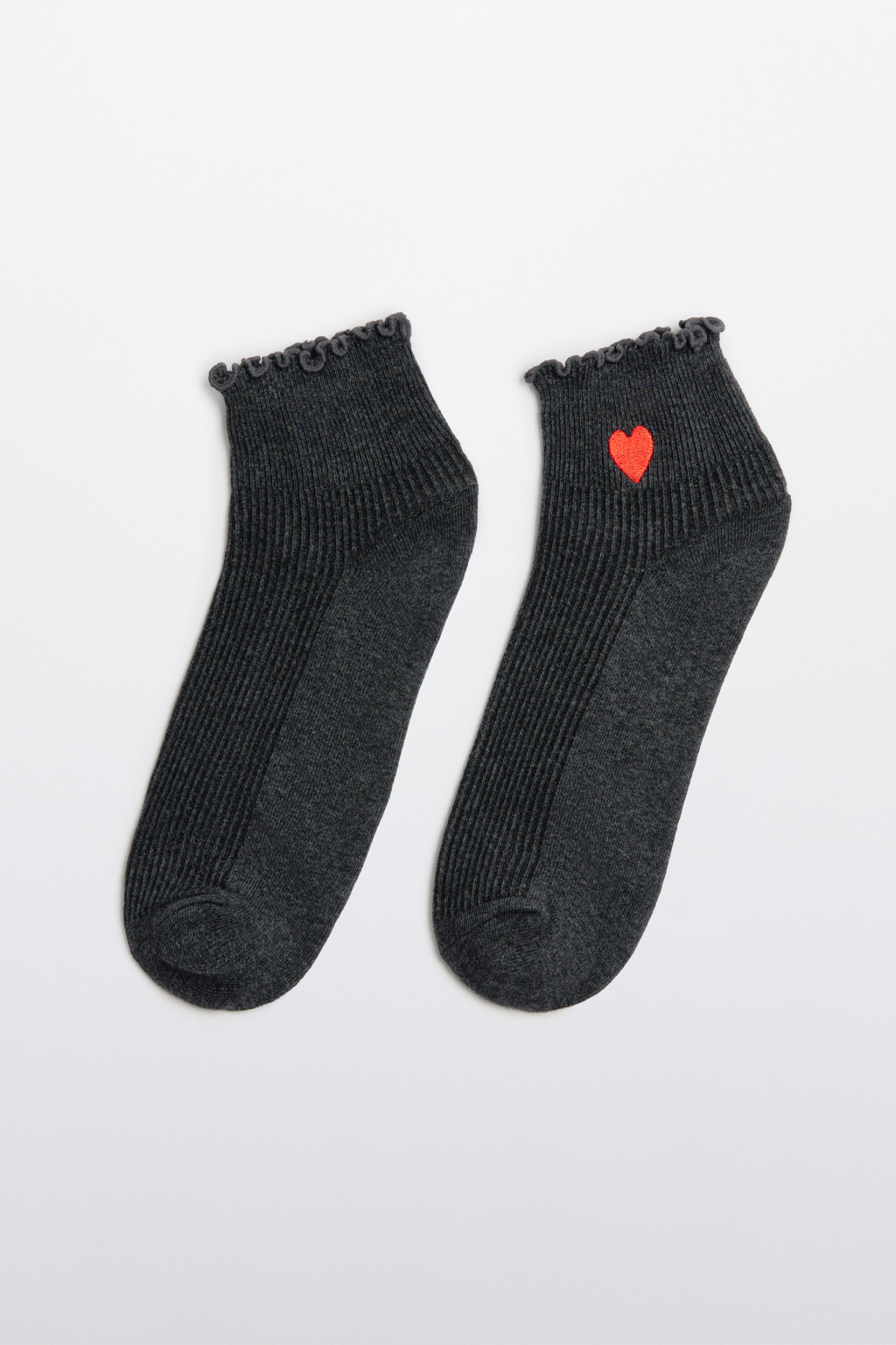 Носки с оборками и сердечком - цвет серый - 1