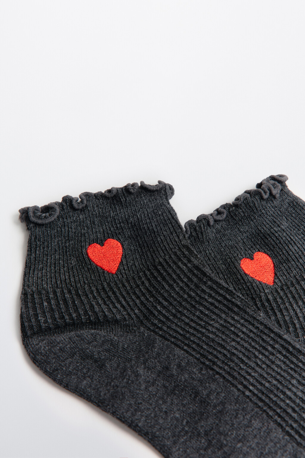 Носки с оборками и сердечком - цвет серый - 2