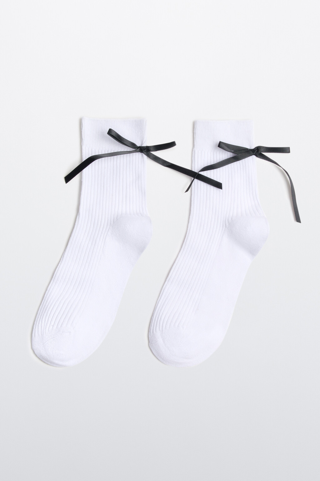 Носки в рубчик с атласным бантом - цвет белый - 1