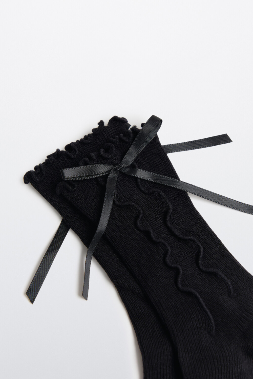 Носки с оборками и бантиками - цвет черный - 2