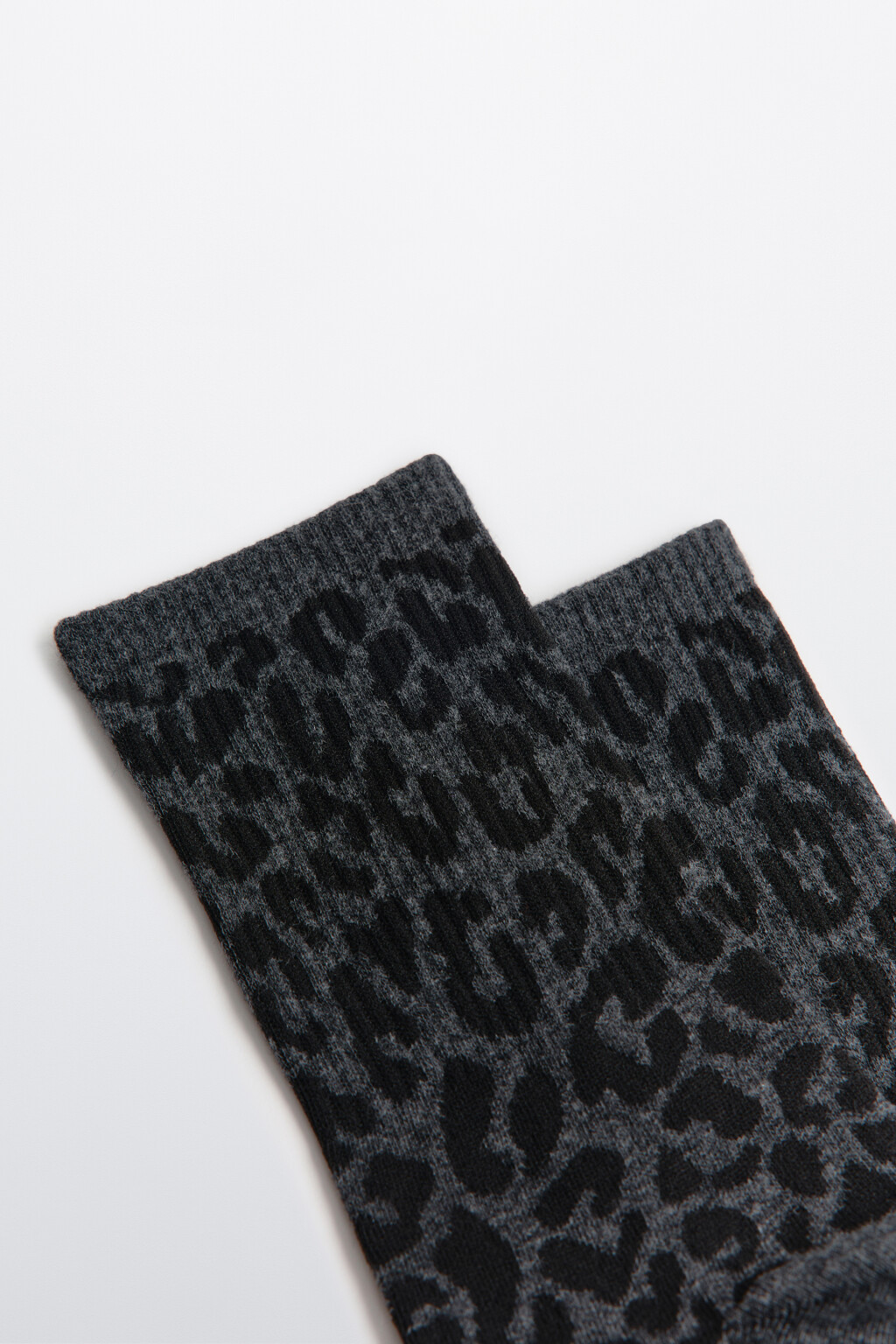 Носки с леопардовым принтом - цвет серый - 2