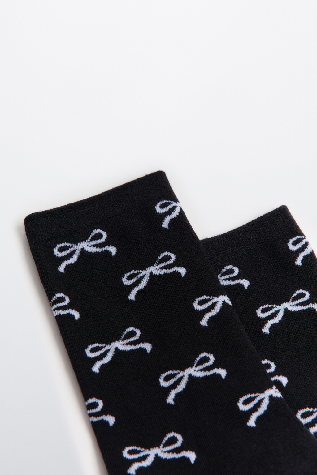 Носки высокие с принтом-бантиками - цвет черный - 2