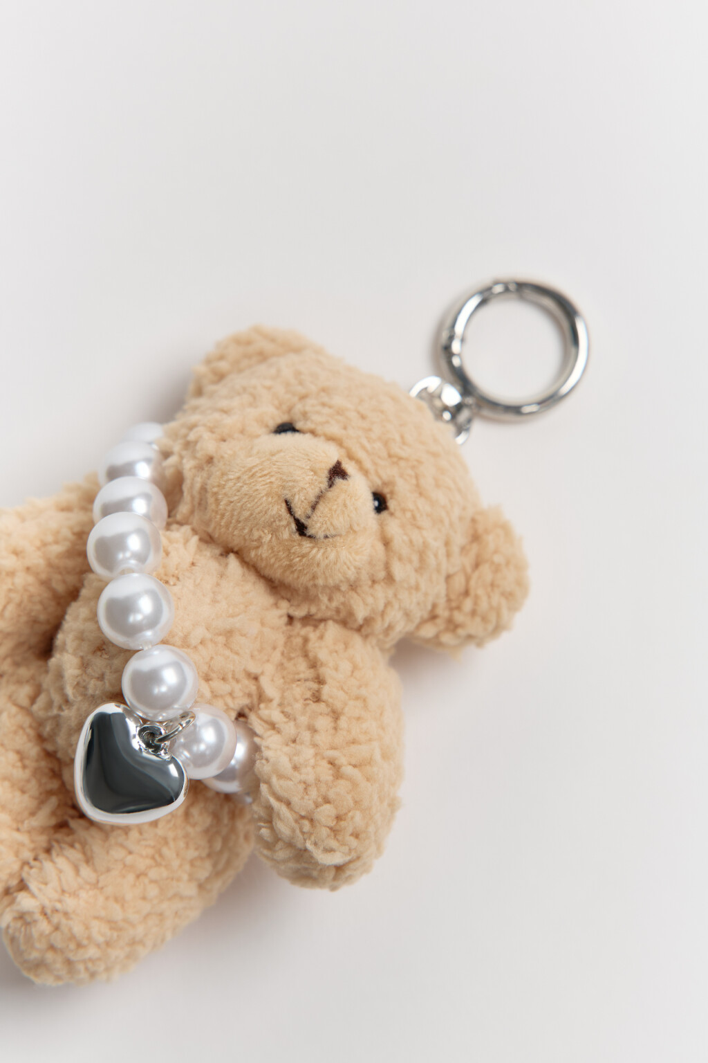 Брелок-медвежонок с обвесом - цвет белый - 3