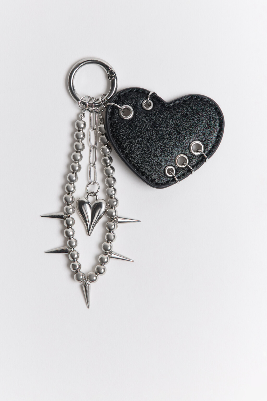 Брелок-обвес с сердцем и шипами - цвет серый - 1