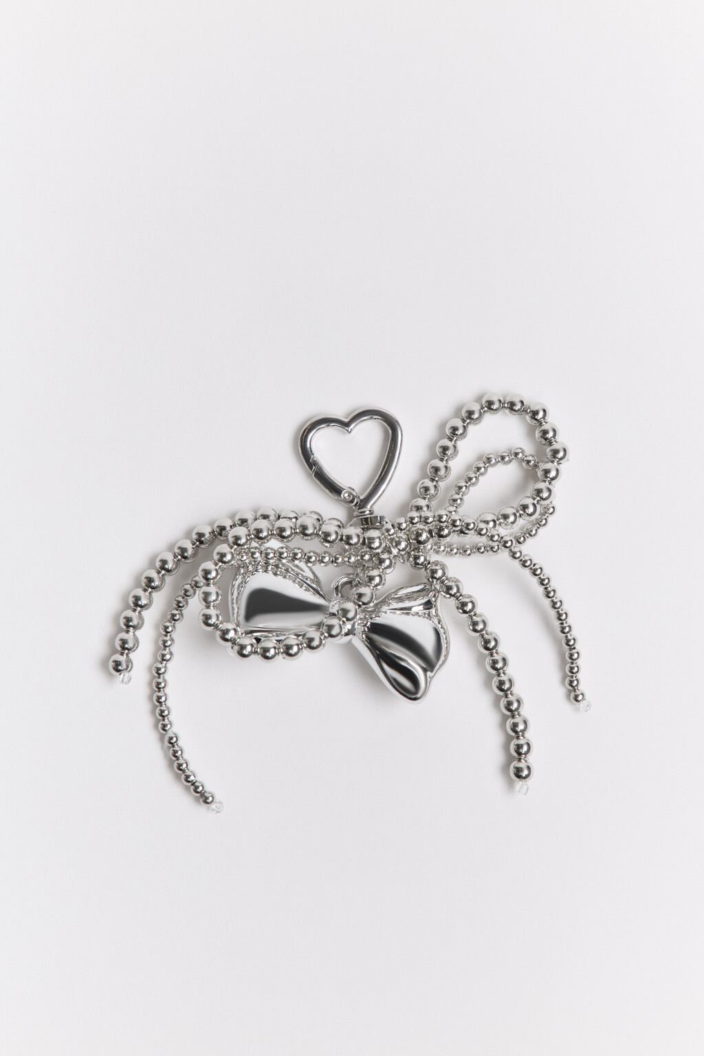 Брелок-обвес с бантом из бусин - цвет серый - 1