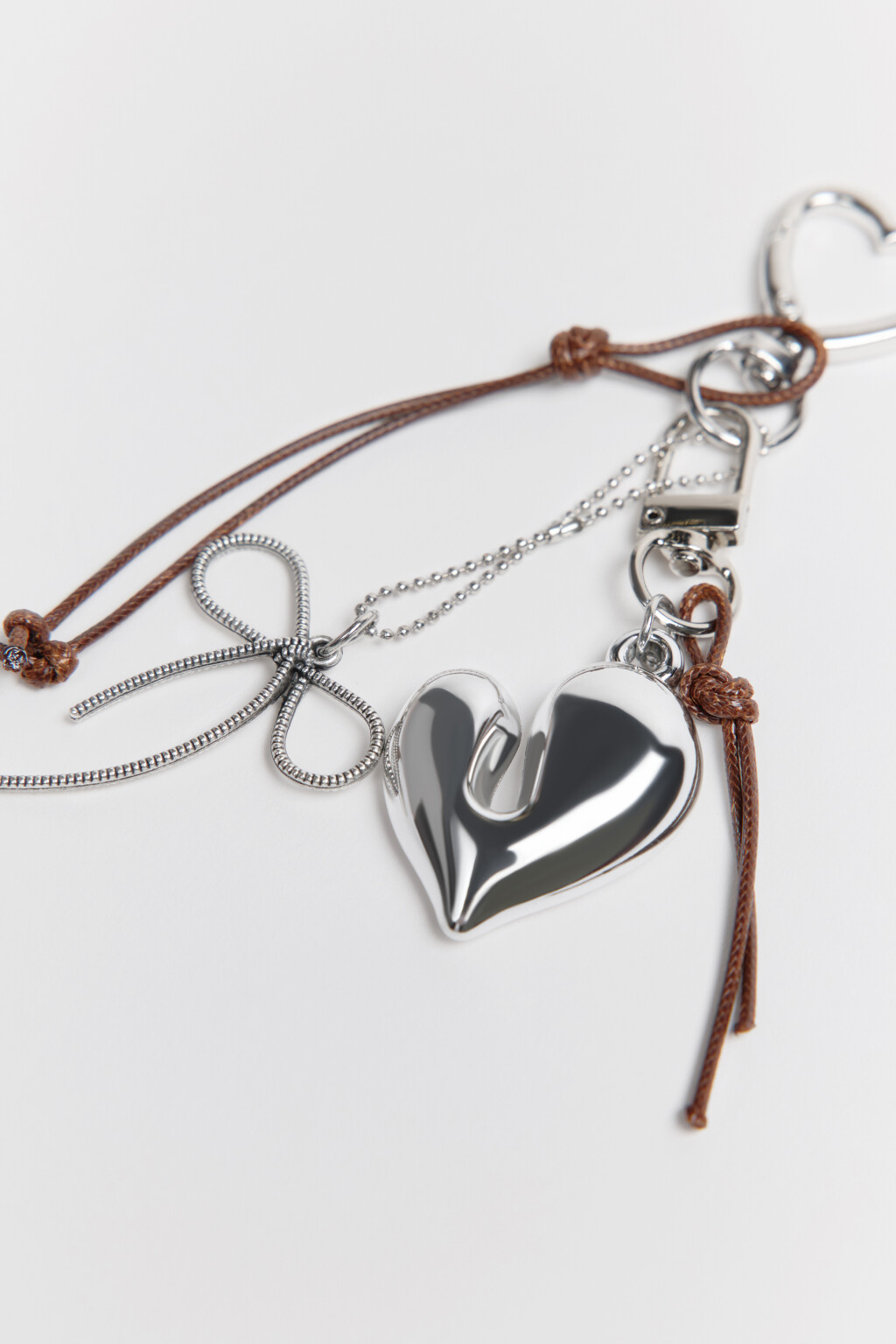 Брелок-обвес с сердечками и бантиками - цвет мультиколор - 2