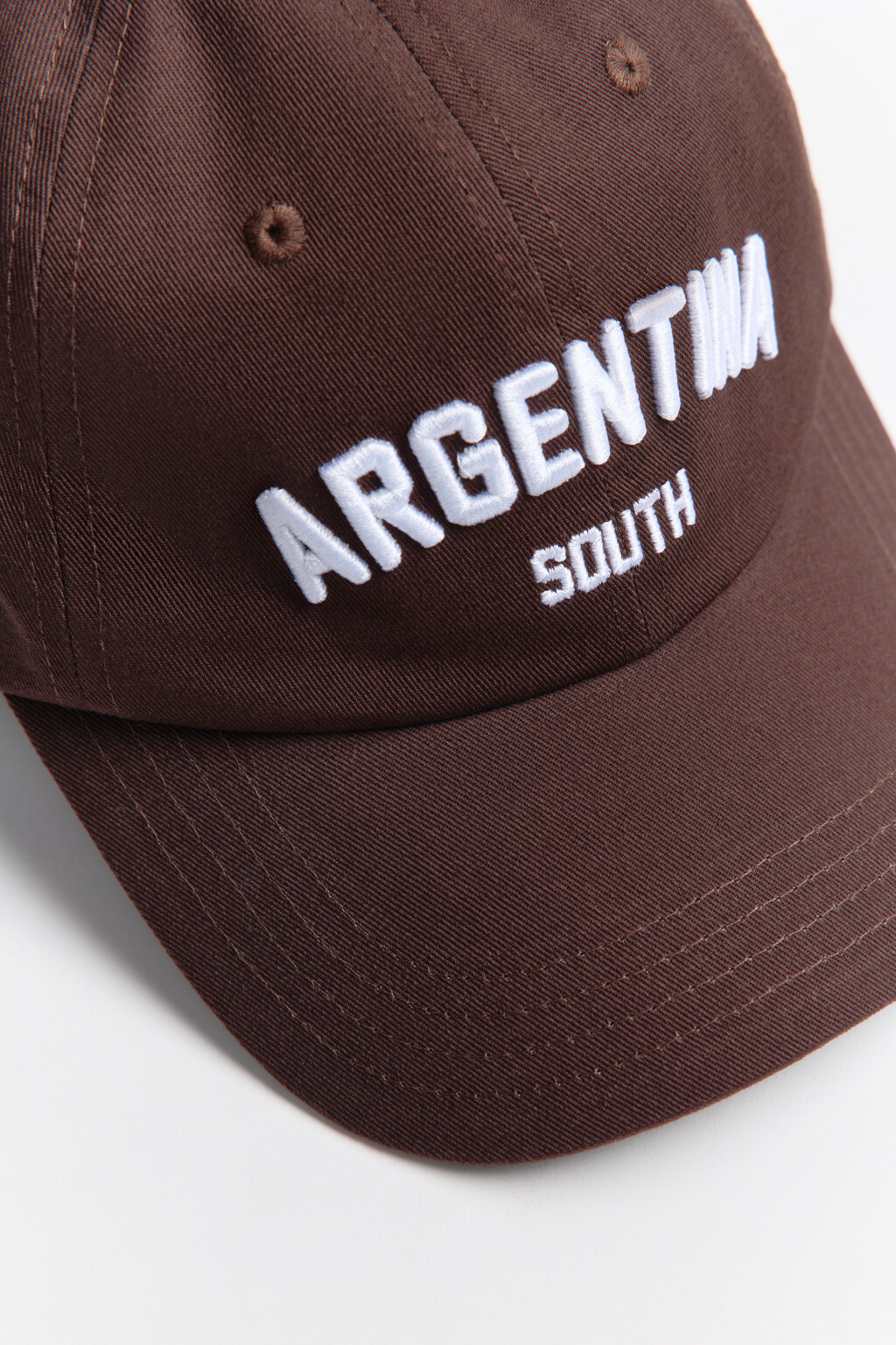 Бейсболка хлопковая с вышивкой - цвет коричневый - 5
