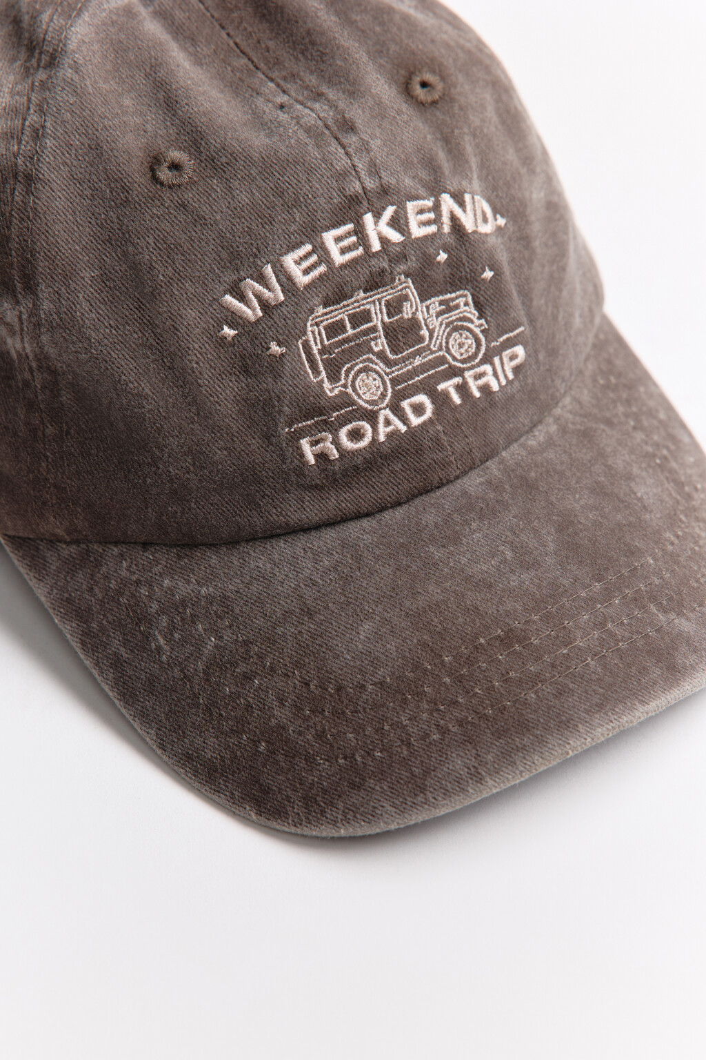 Бейсболка с вареным эффектом и вышивкой - цвет коричневый - 2