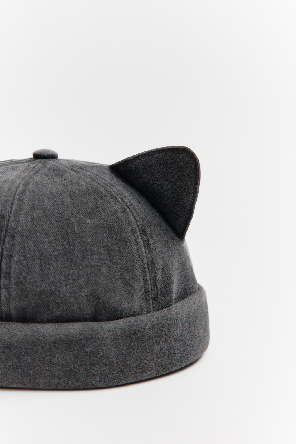 Кепка-докерка с кошачьими ушками - цвет черный - 4