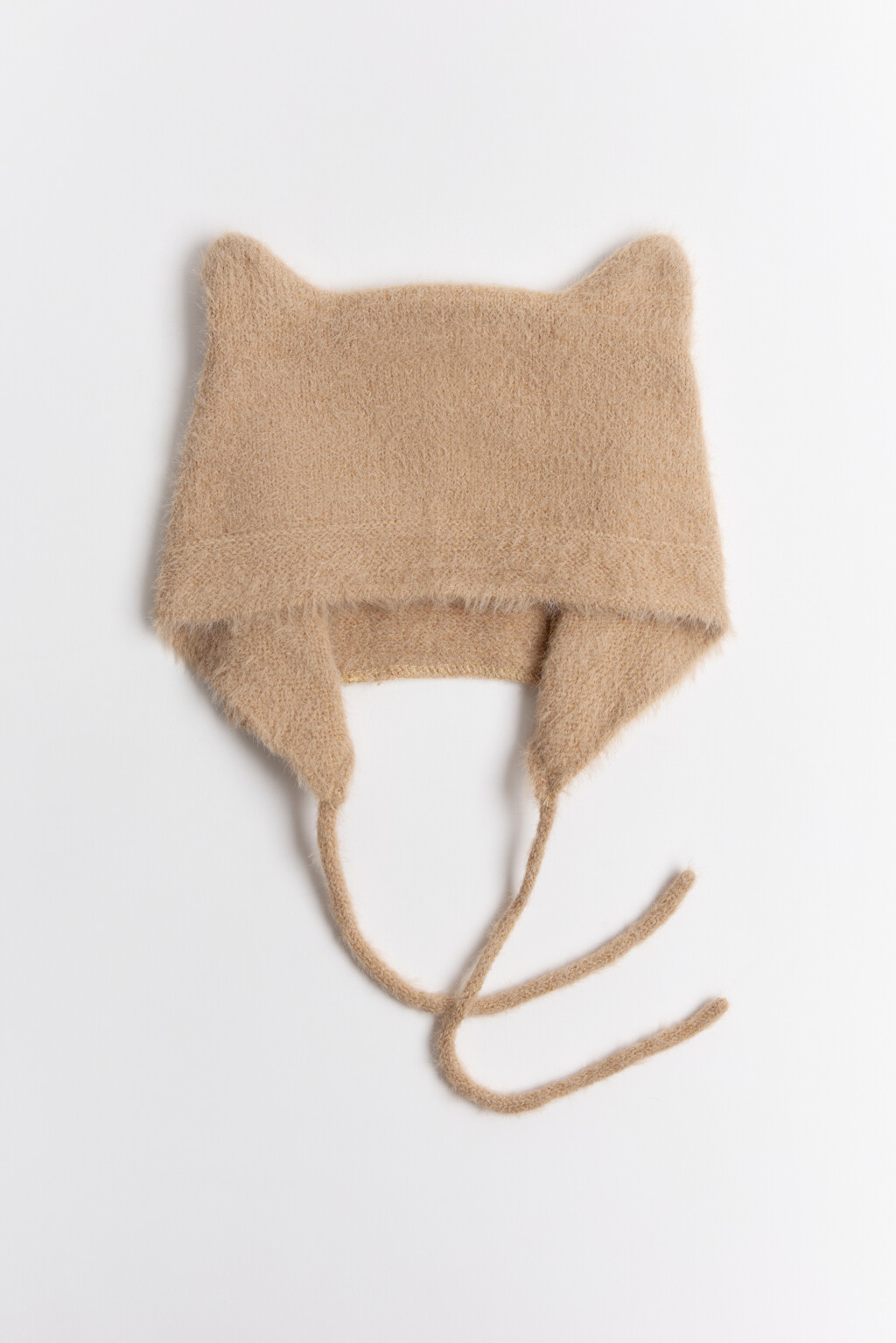 Шапка-чепчик с ушками и завязками - цвет бежевый - 1