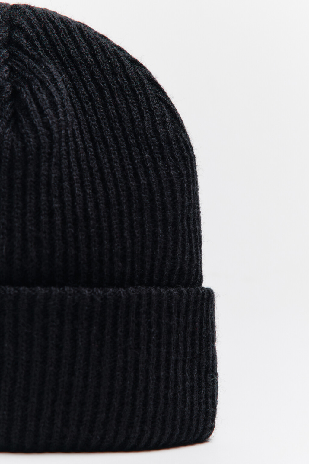 Шапка унисекс вязаная в рубчик - цвет черный - 2
