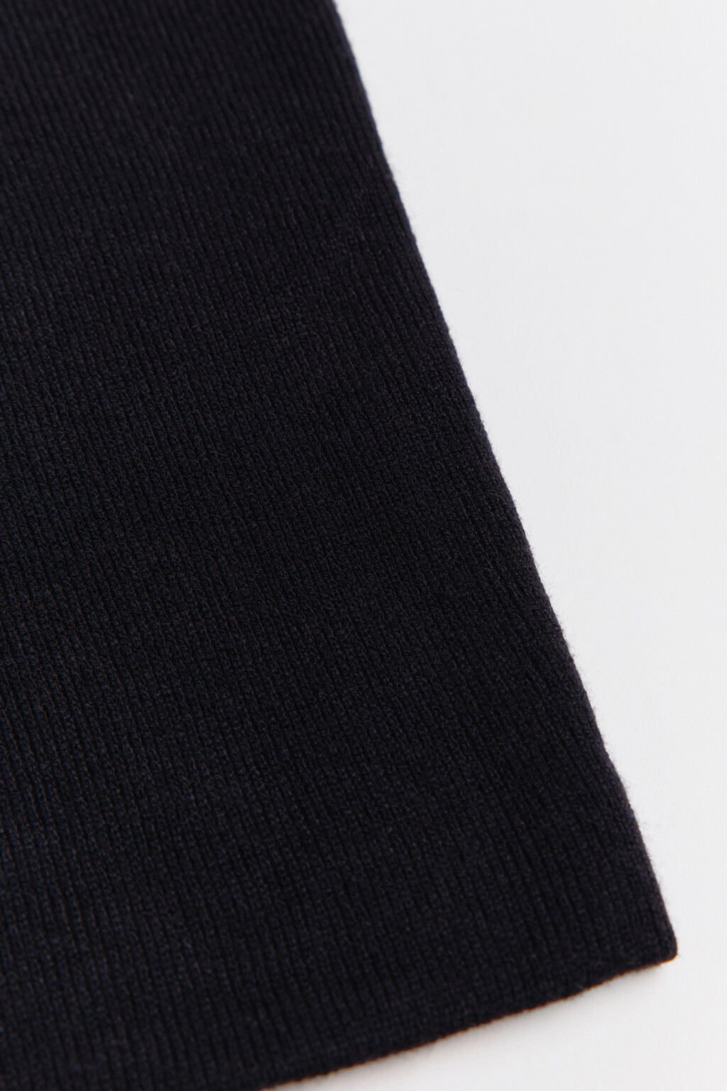 Шапка из вискозного трикотажа - цвет черный - 2