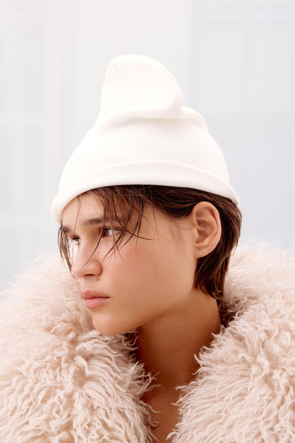Шапка из вискозного трикотажа - цвет молочный - 2