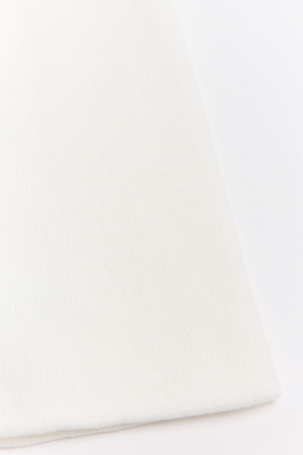 Шапка из вискозного трикотажа - цвет молочный - 4