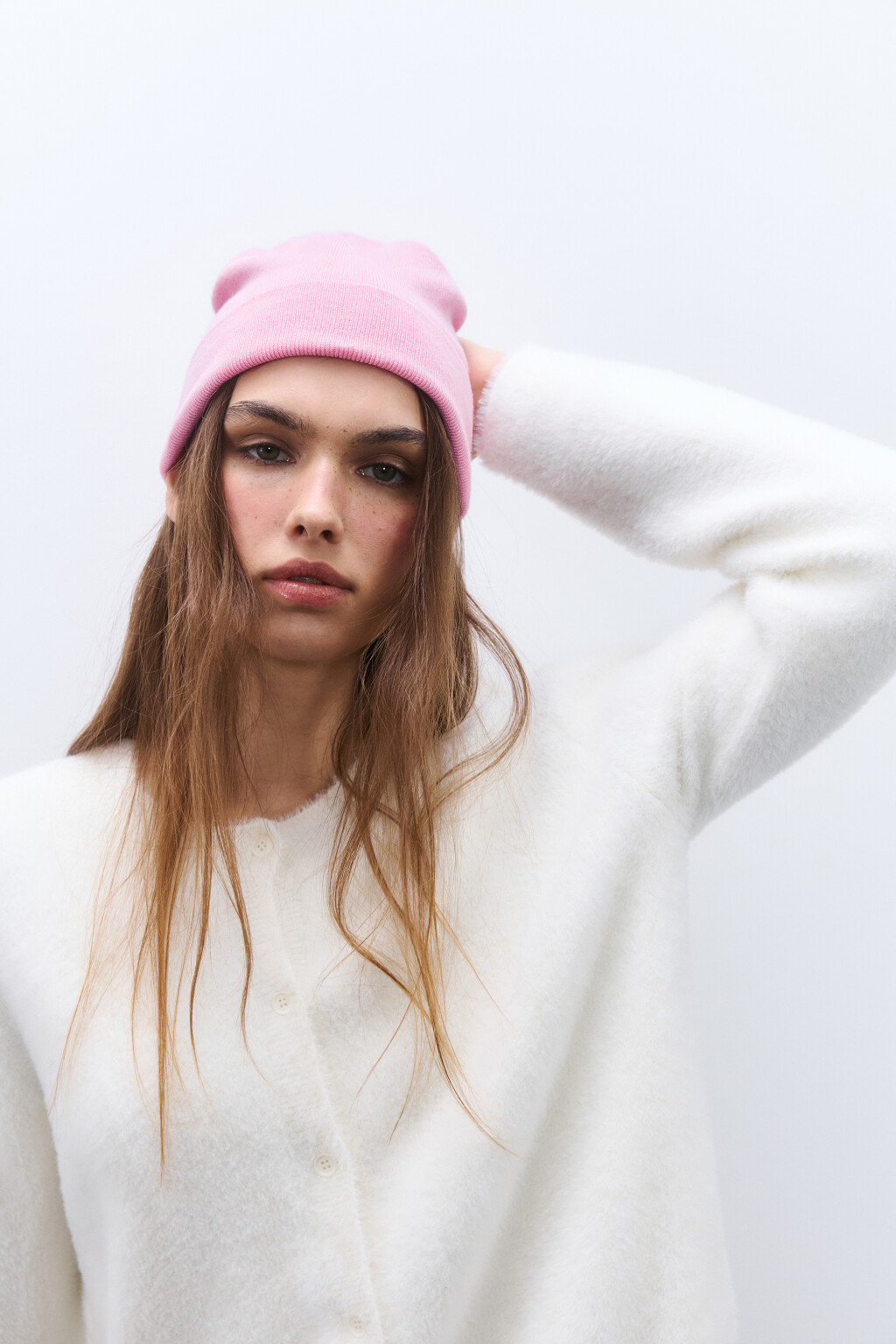Шапка из вискозного трикотажа - цвет розовый - 2