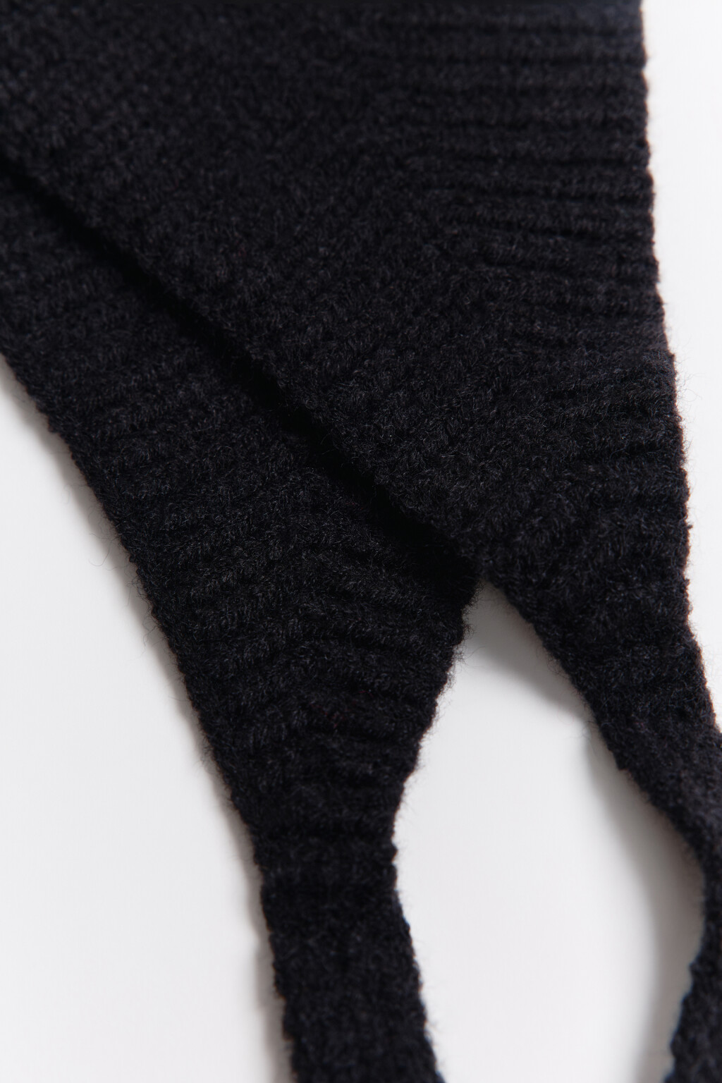 Косынка вязаная с завязками - цвет черный - 2