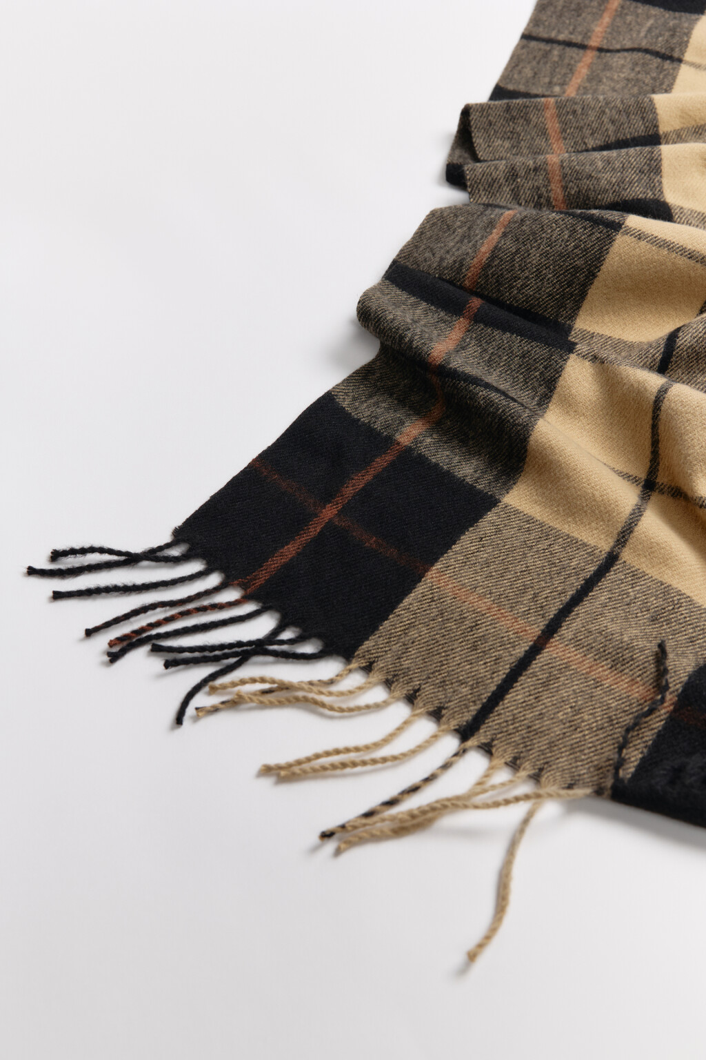 Шарф клетчатый с бахромой - цвет коричневый - 3