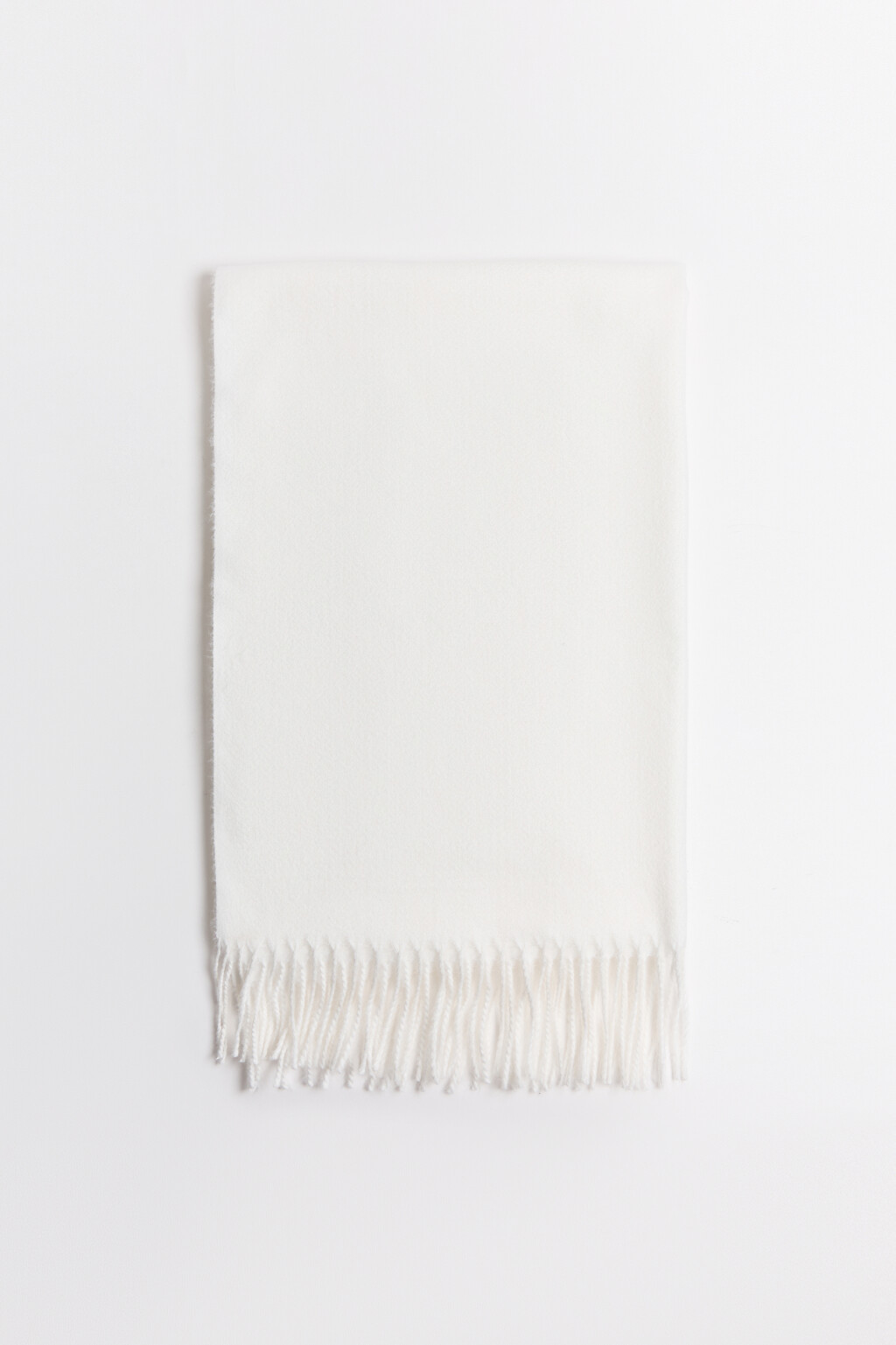 Шарф тонкий с бахромой - цвет белый - 3
