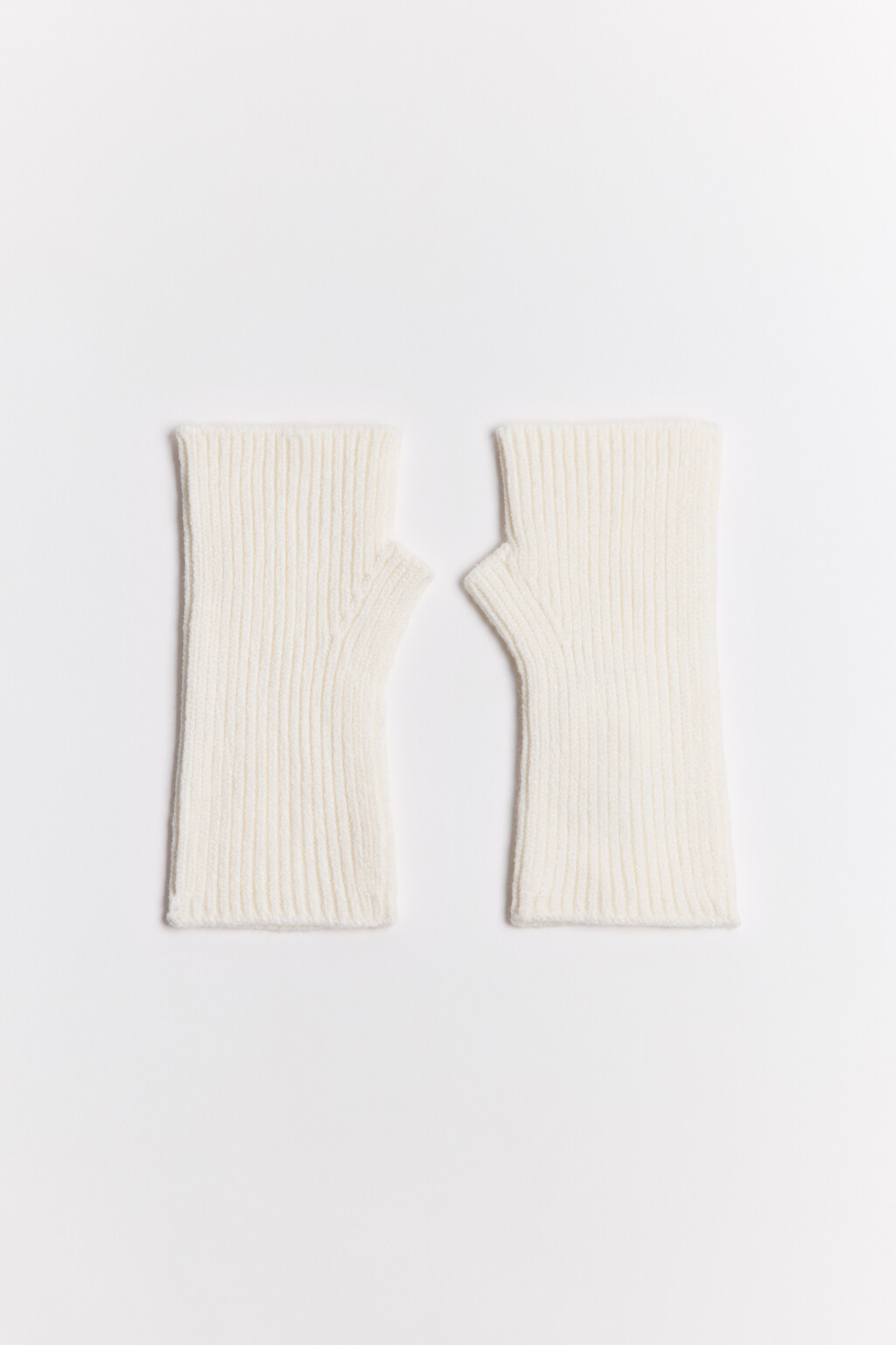 Перчатки-митенки вязаные в рубчик - цвет молочный - 4