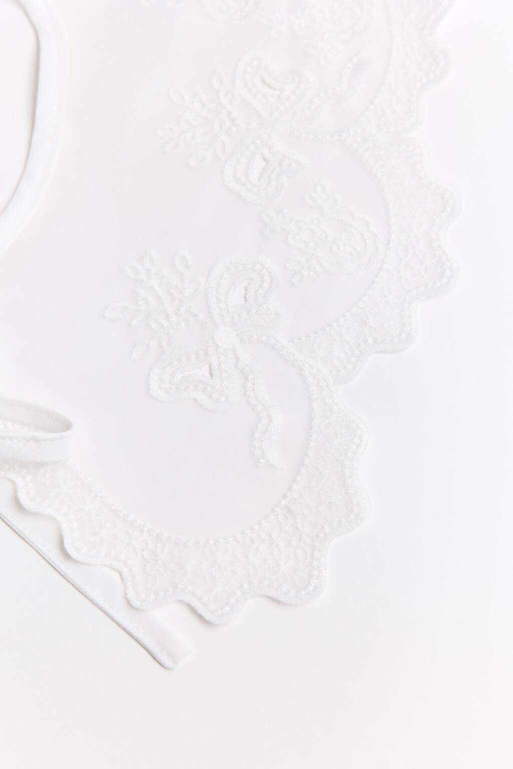 Воротник на завязках с кружевом - цвет белый - 4