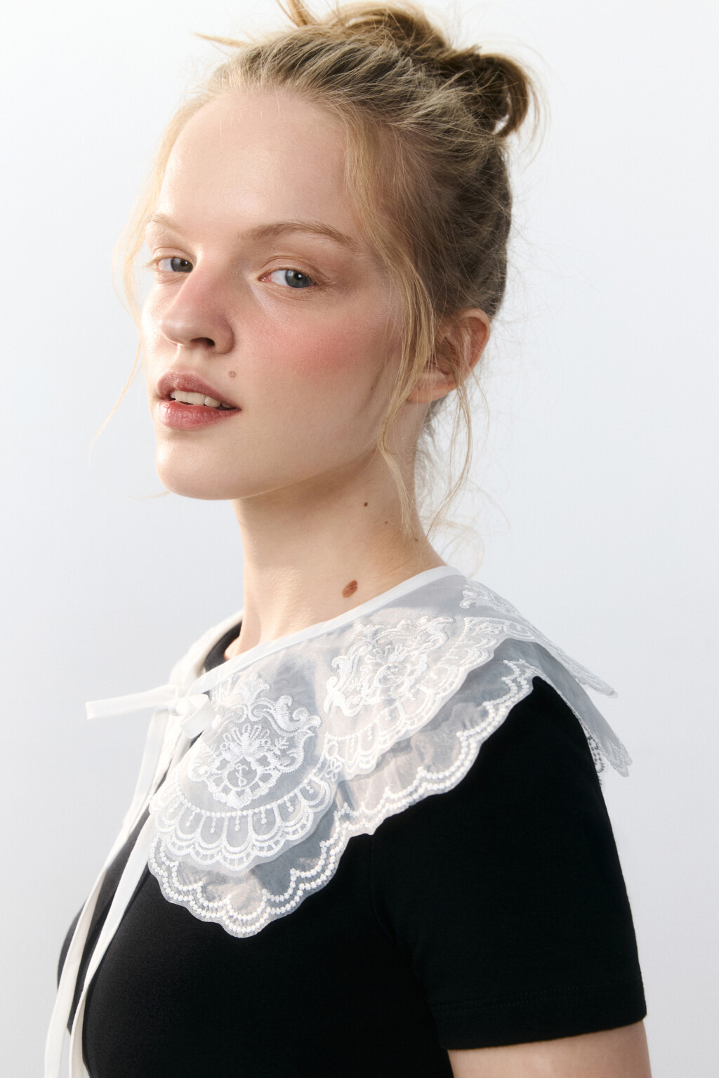 Воротник на завязках с кружевом - цвет бежевый - 2