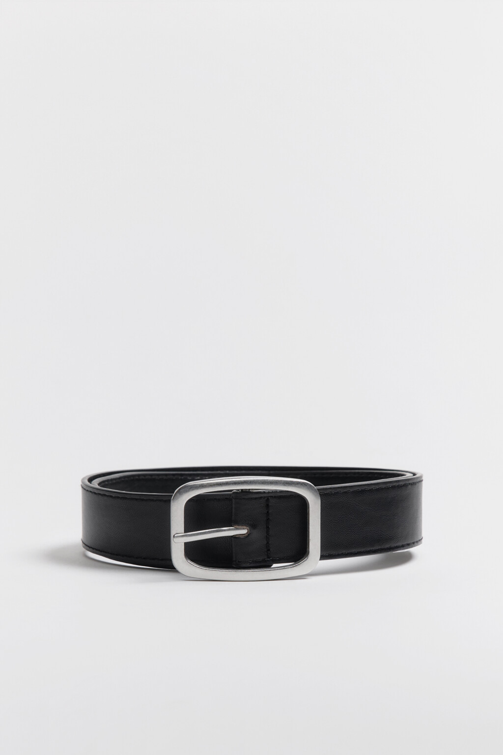 Ремень с серебристой пряжкой - цвет черный - 1
