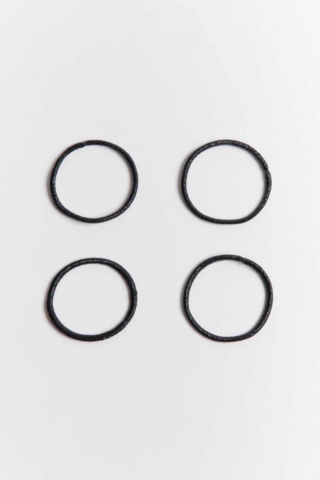 Набор резинок для волос блестящих (4 штуки) - цвет черный - 1