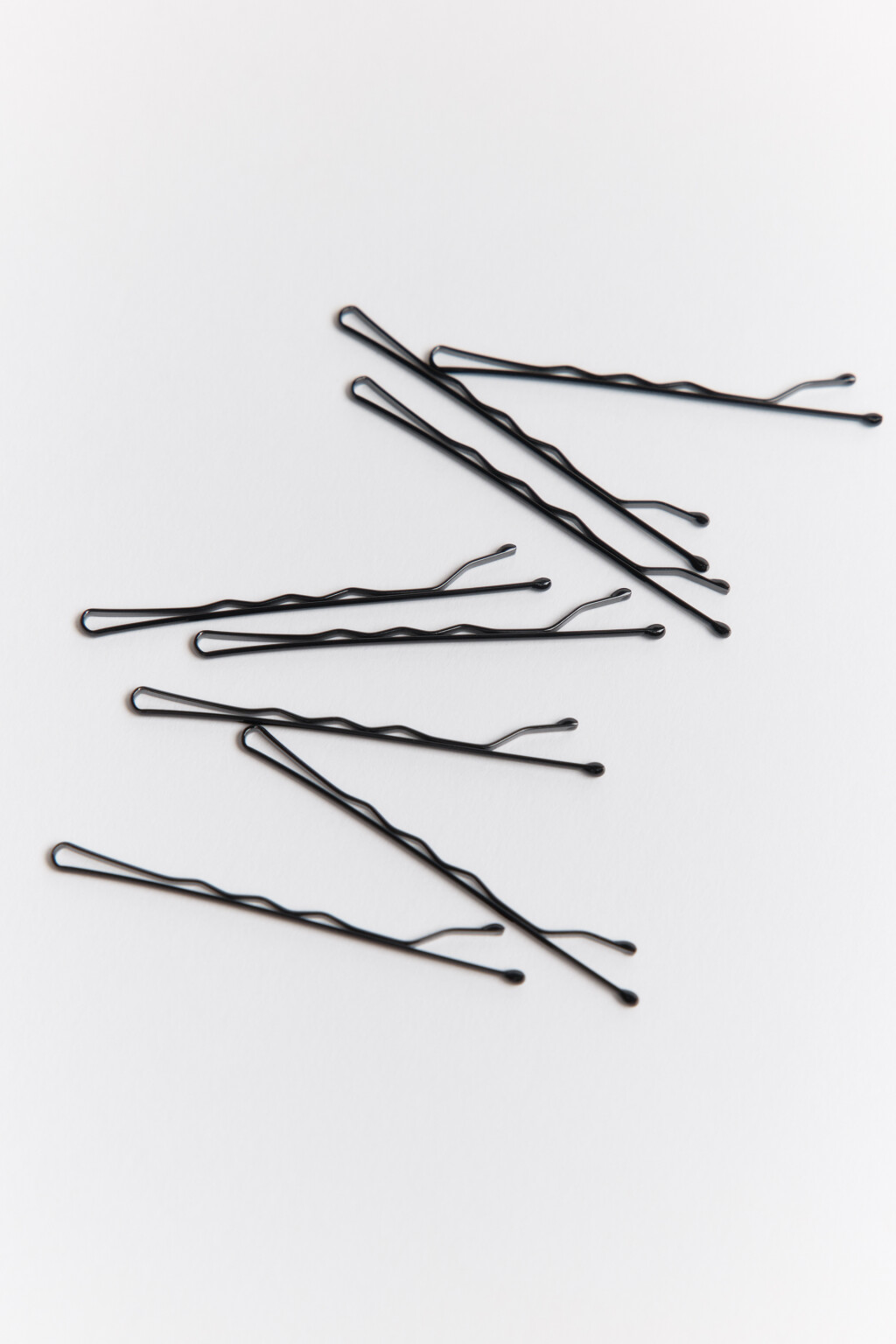 Набор заколок-невидимок (8 штук) - цвет черный - 2