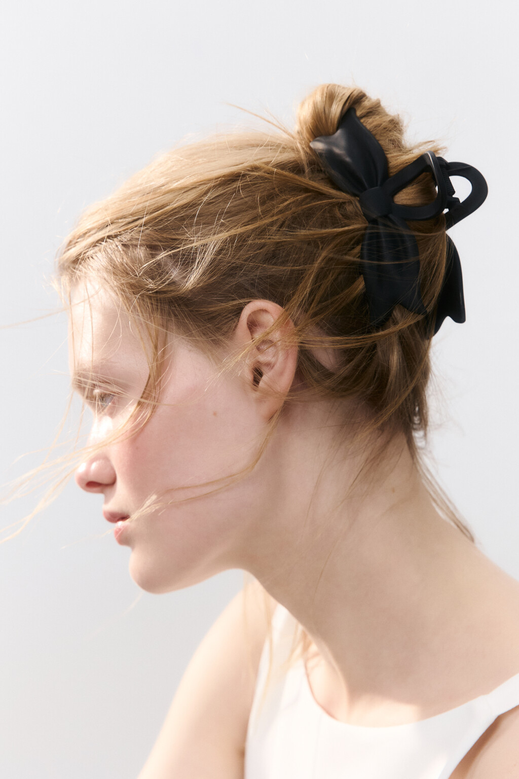 Заколка-краб в виде банта - цвет черный - 1