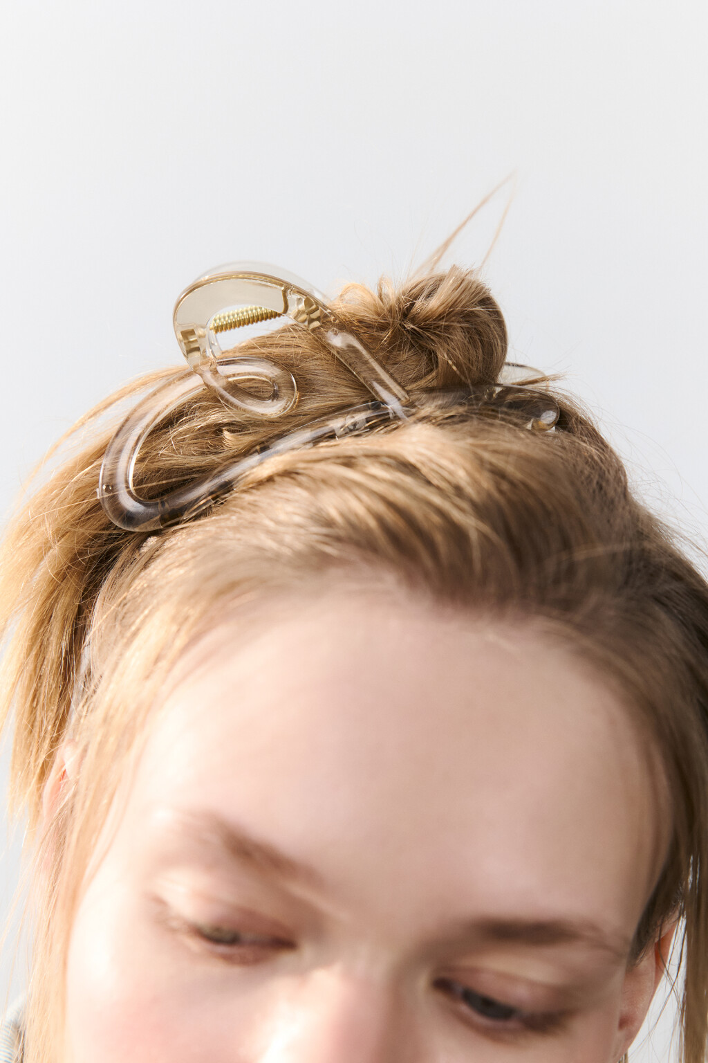 Заколка-краб для волос прозрачная - цвет серый - 2