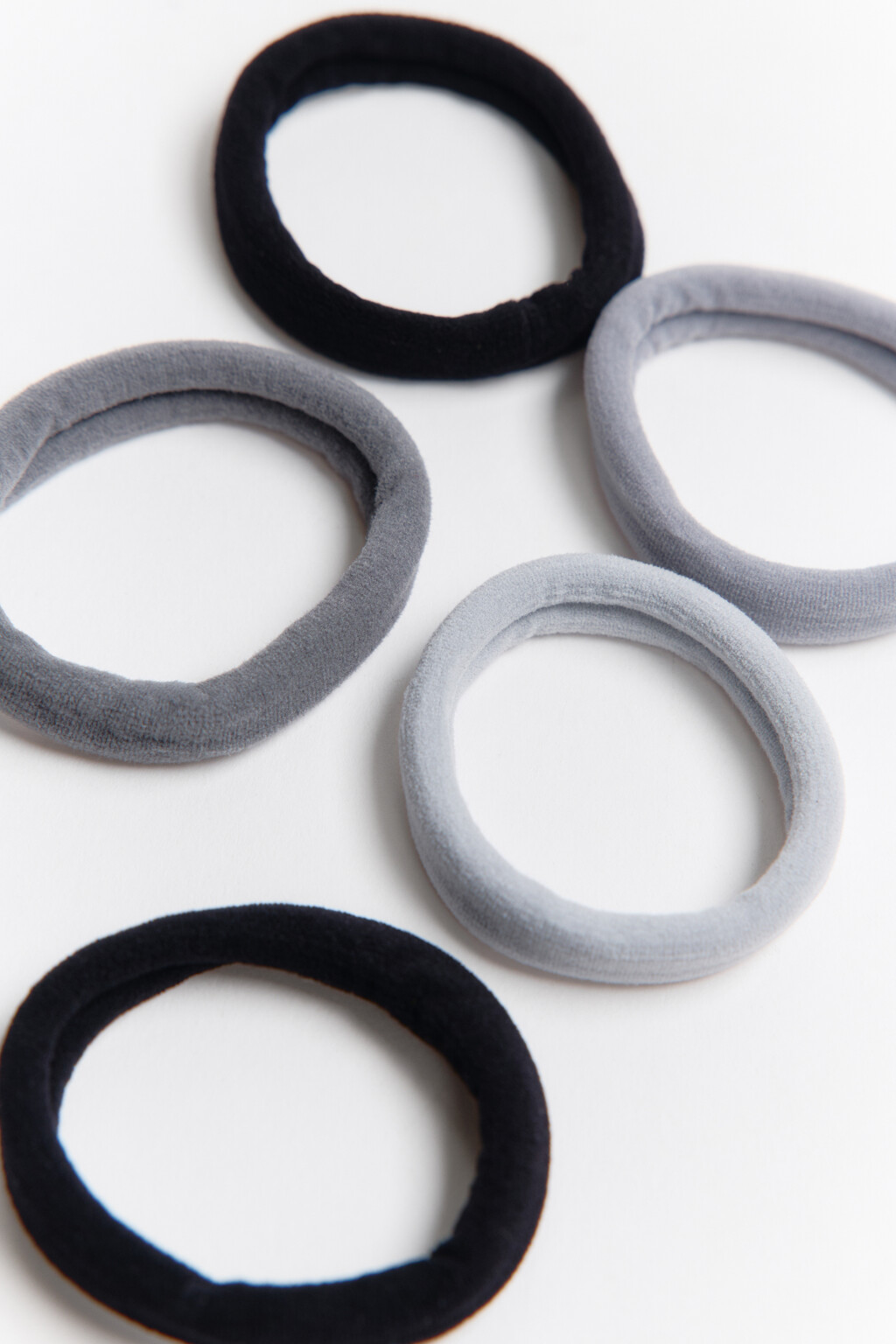 Набор резинок для волос (5 штук) - цвет серый - 2