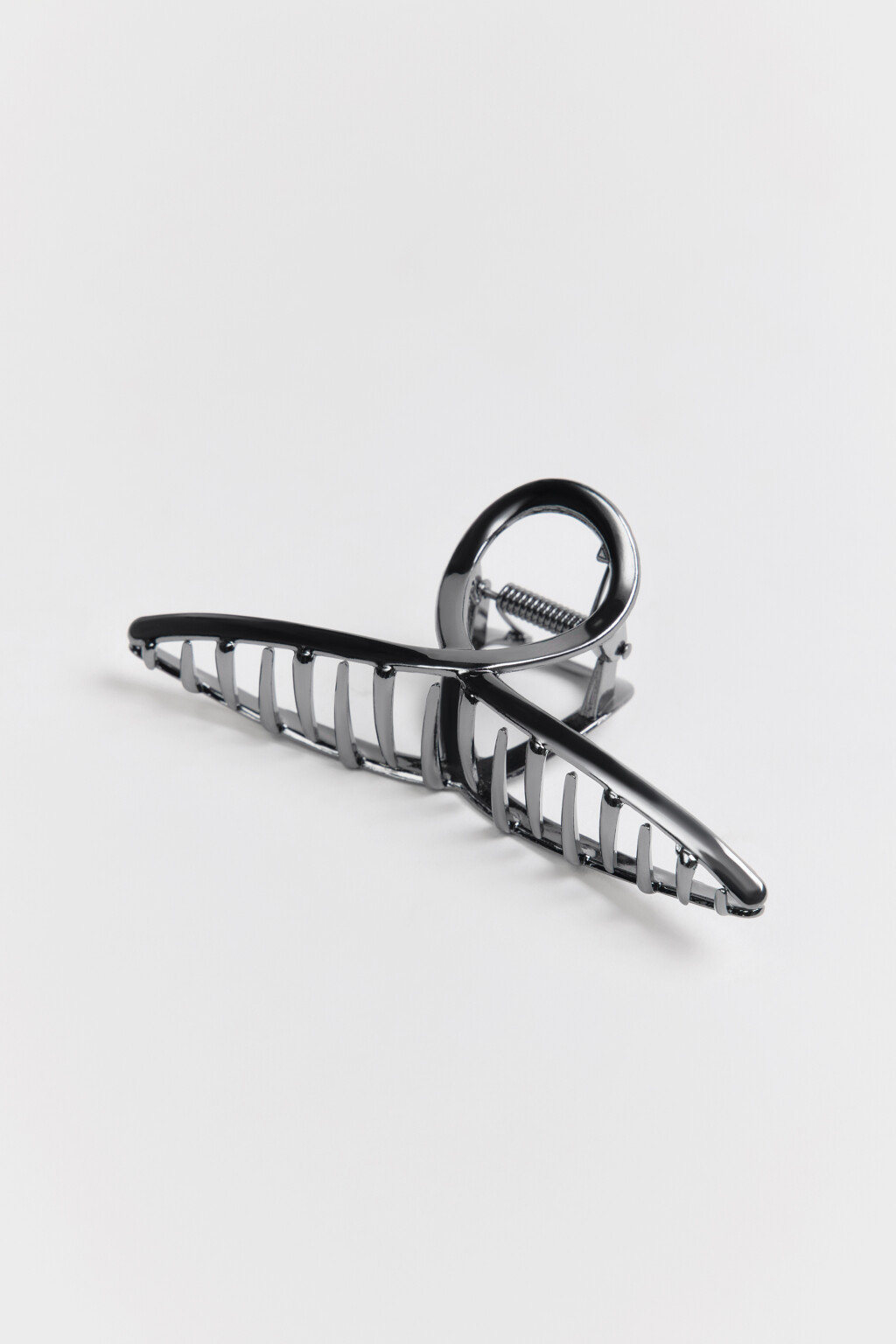 Заколка-краб серебристая - цвет черный - 2