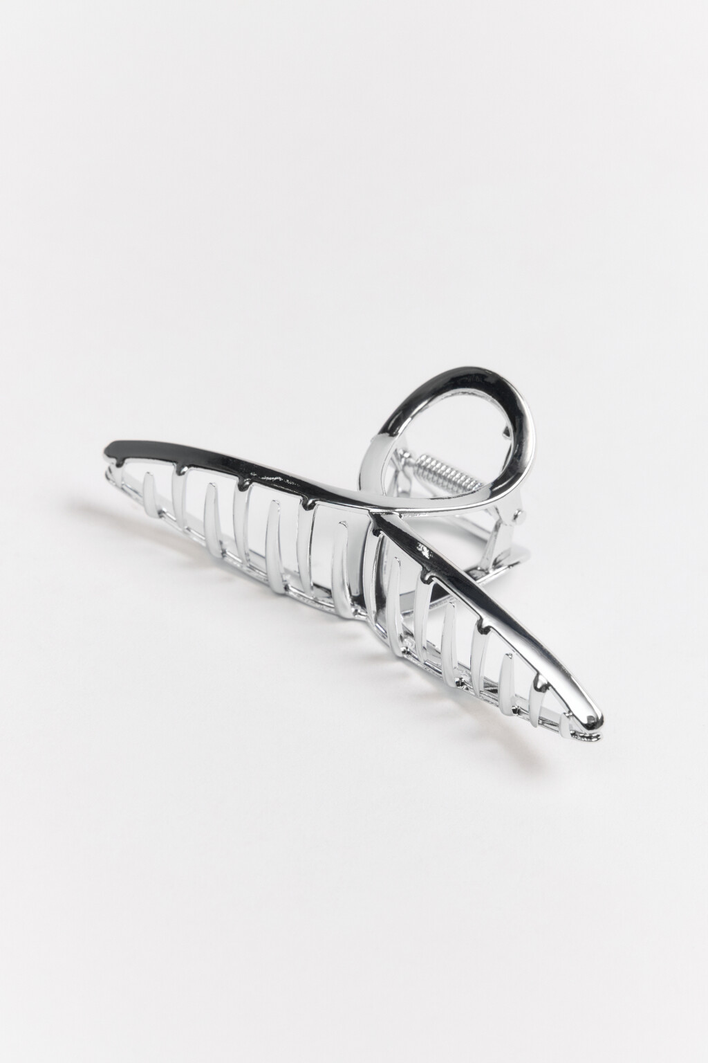 Заколка-краб серебристая - цвет серый - 2